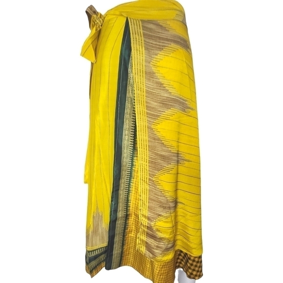 Vintage Reversable Gold and Green Wrap Skirt Fits Sm-XXL - Picture 2 of 5